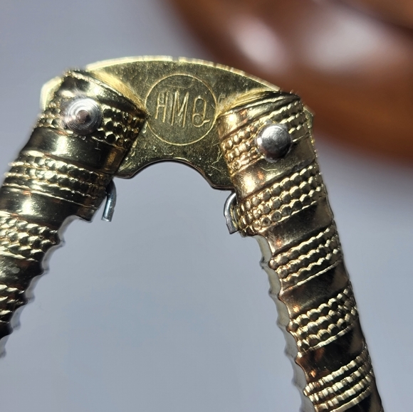 HMQ America Solid Walnut Nut Bowl with tools - Picture 9 of 10